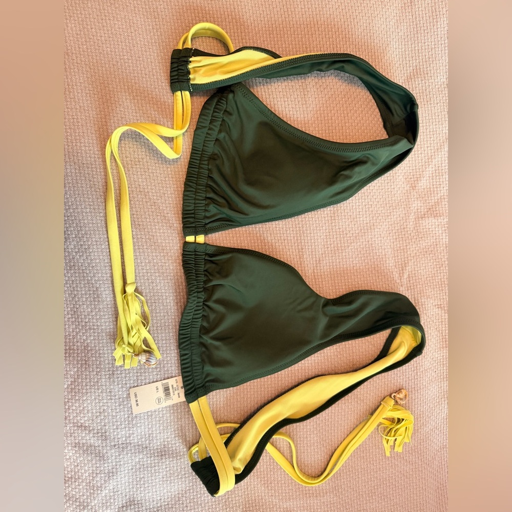 AE swim top. Tags attached